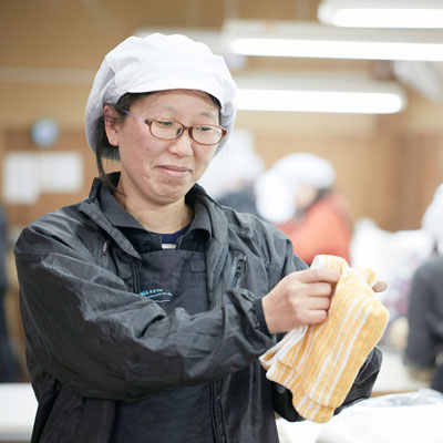検品担当 白石